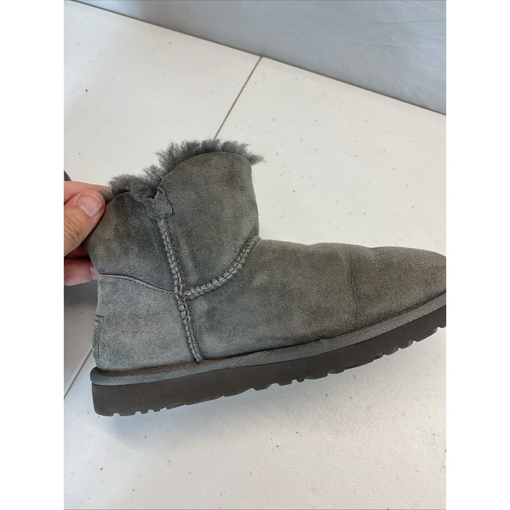 UGG Mini Bailey Button Bling Gray Sheepskin Boots Women's Size 7‎